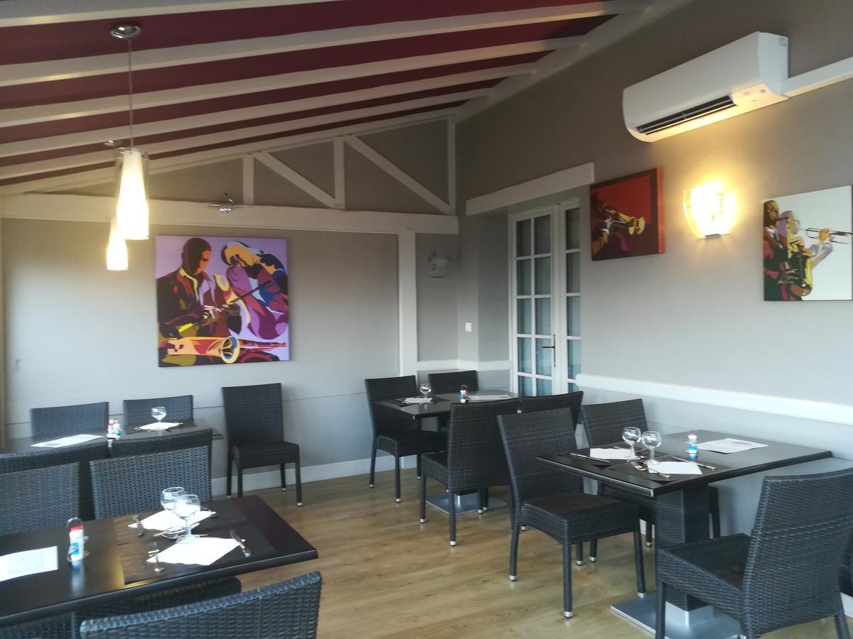 Contact Hotel Du Relais Thouars Exterior photo