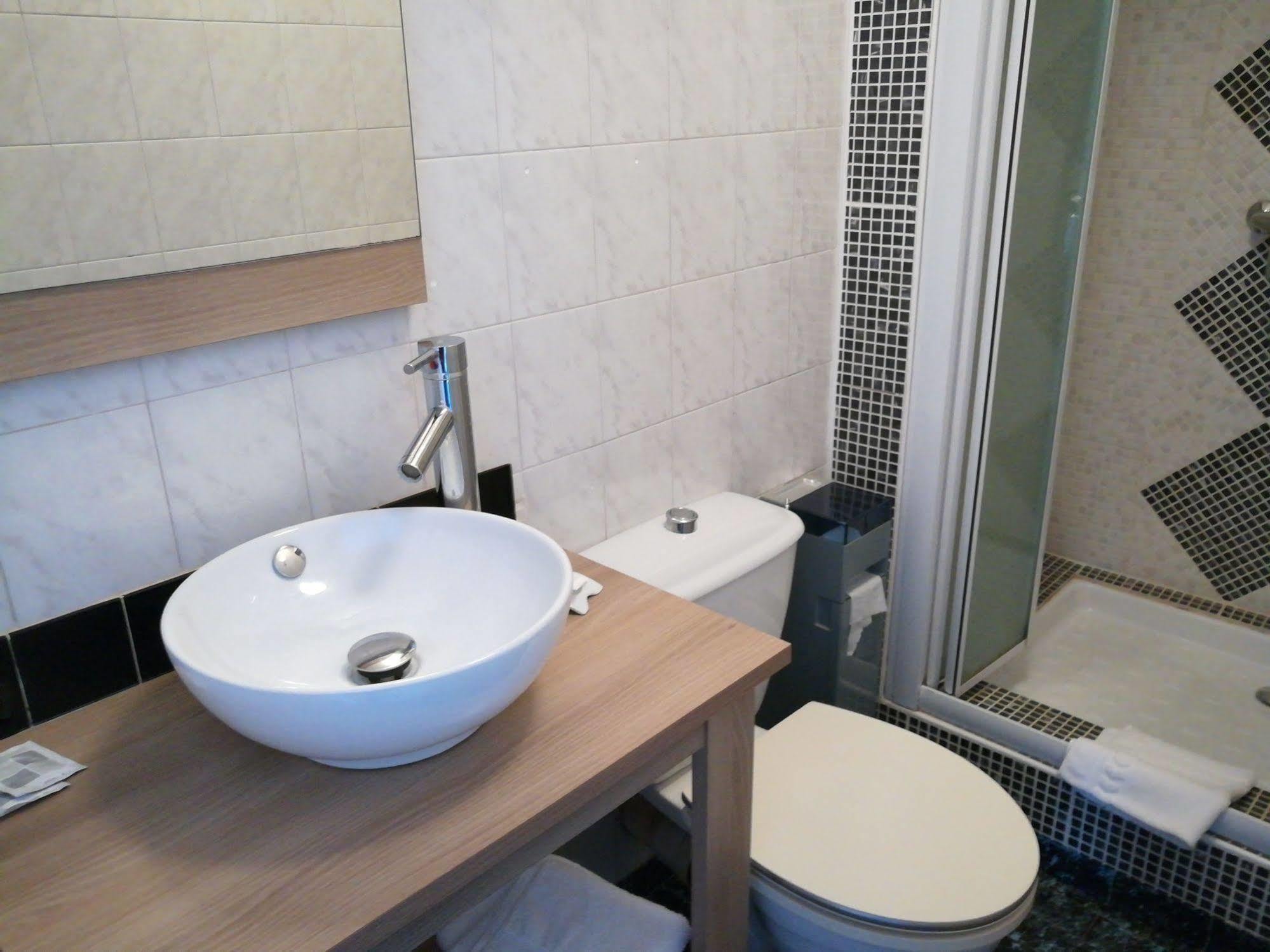 Contact Hotel Du Relais Thouars Exterior photo