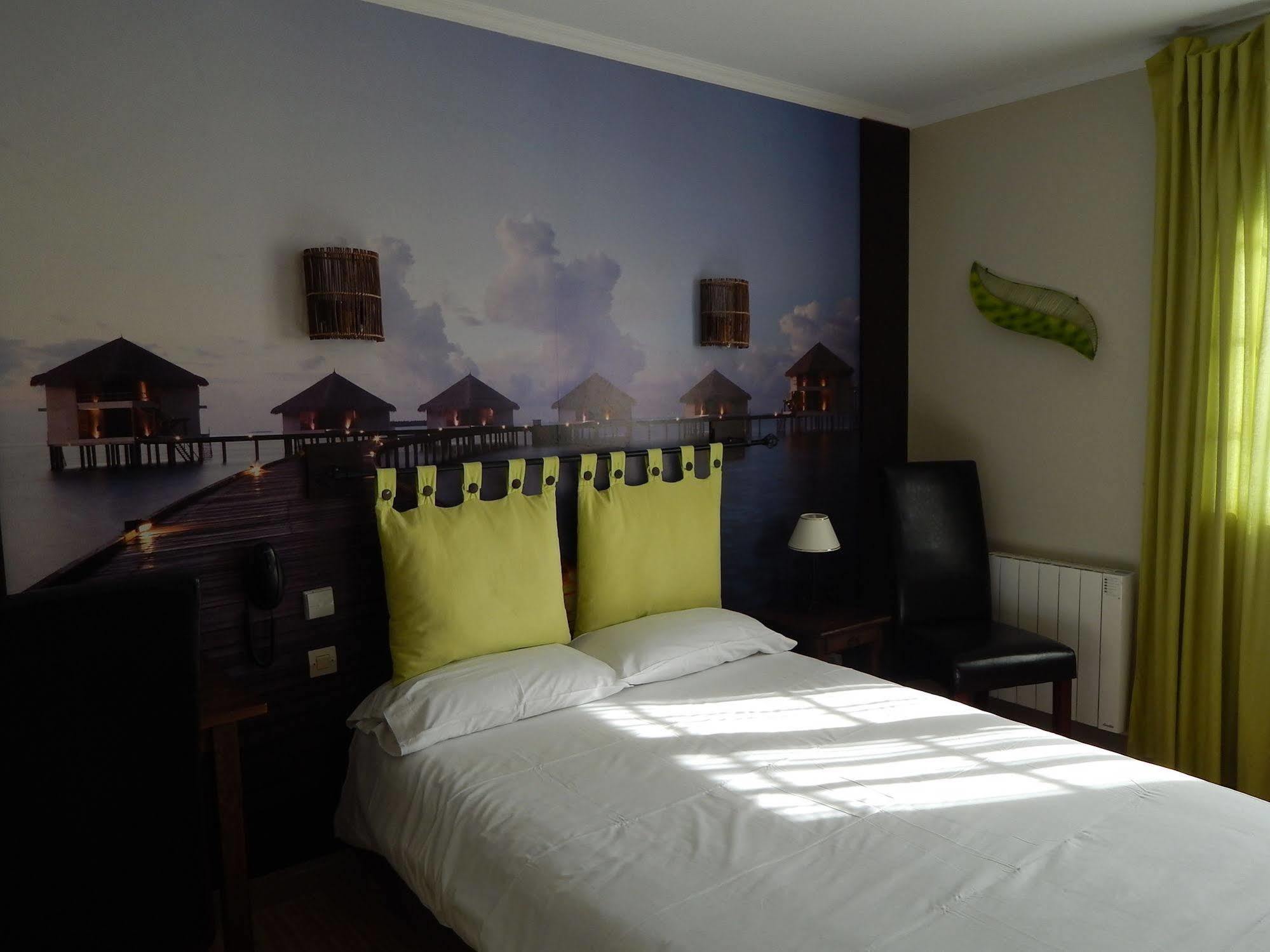 Contact Hotel Du Relais Thouars Exterior photo