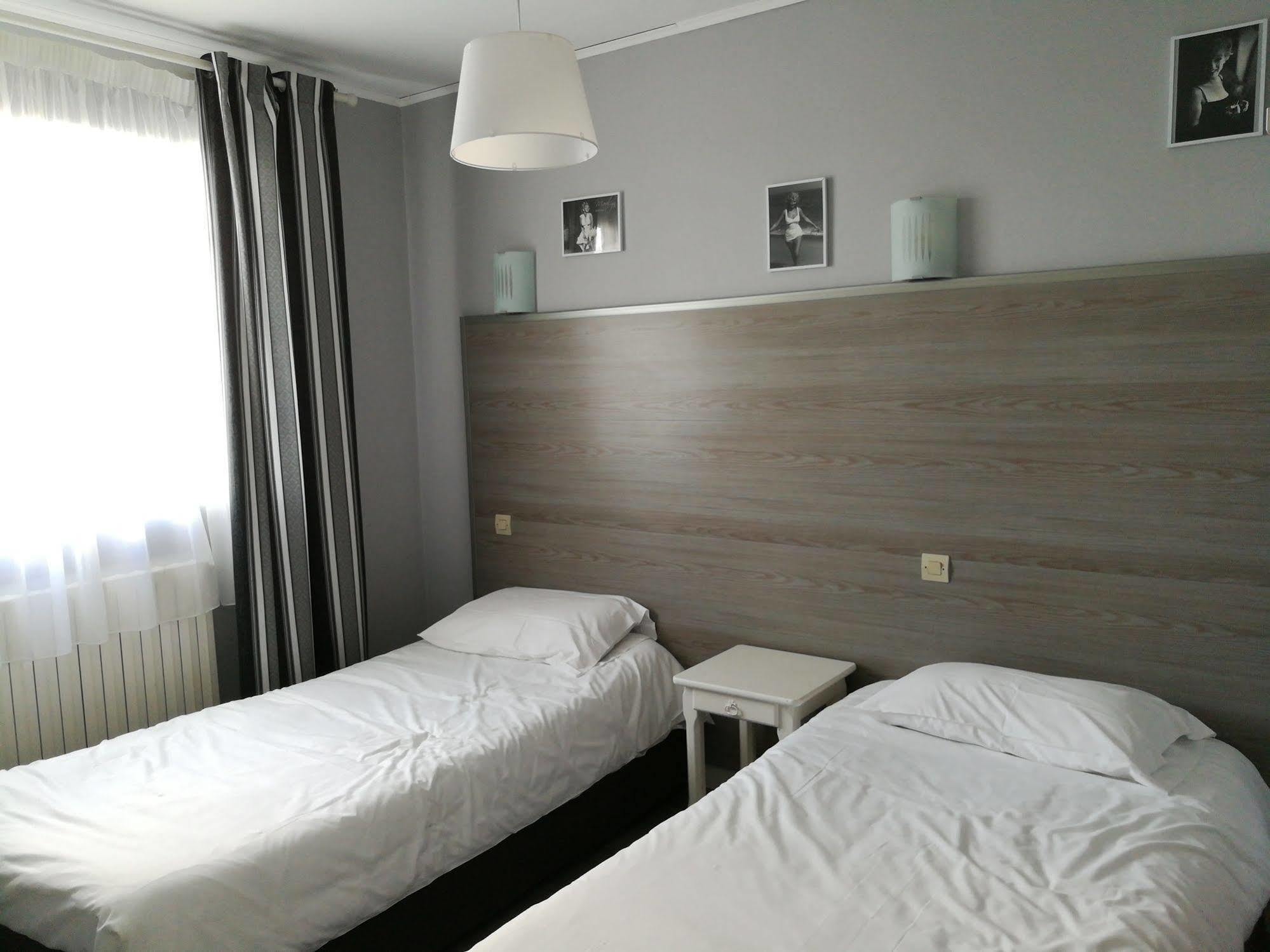 Contact Hotel Du Relais Thouars Exterior photo